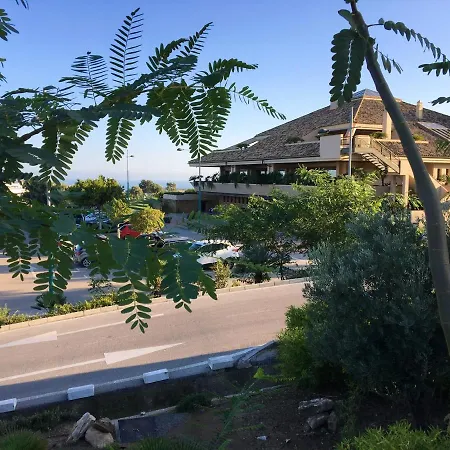 Elegant Estepona, Sea View Apartment Estepona