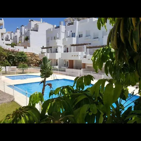 شقة Elegant Estepona, Sea View إِستيبونا